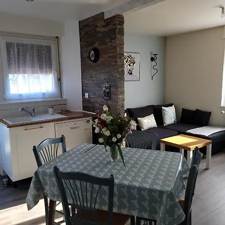 Au Cigogneau Wifi-netflix-balcon-parking アパート